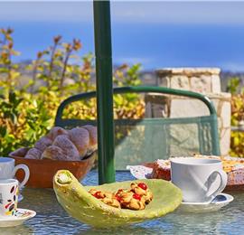 2 bedroom villa with pool, Castellammare del Golfo, sleeps 4